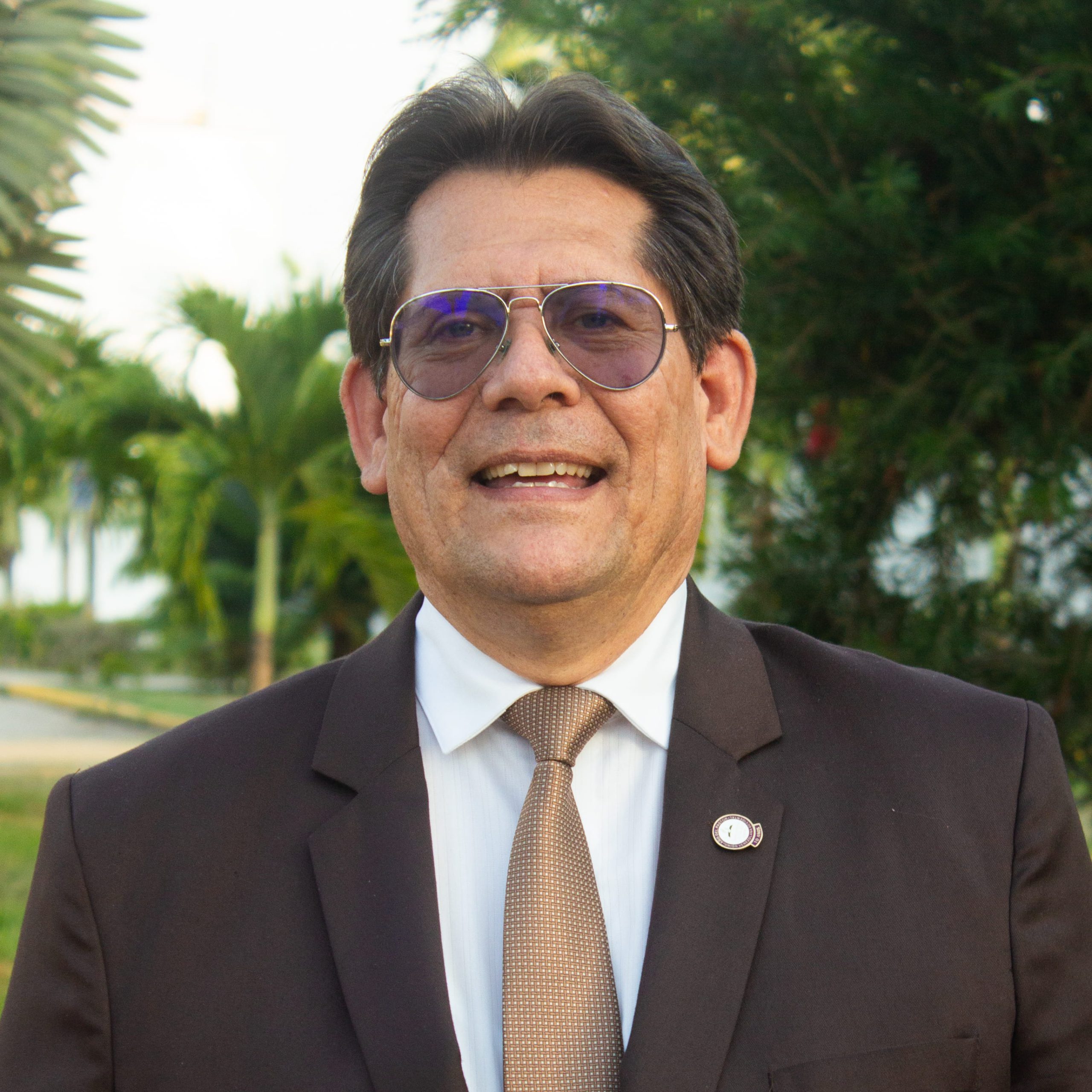 Pr. Daniel Farías